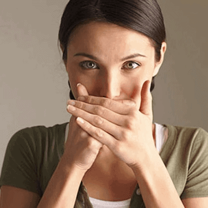 खाने के बाद क्यों आती है डकार? जानिए डकार के कारण, लक्षण और उपाय