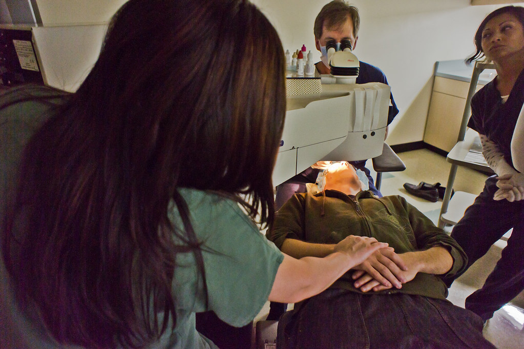 Lasik Eye Surgery: लेसिक आई सर्जरी या लेजर आई सर्जरी क्या है?