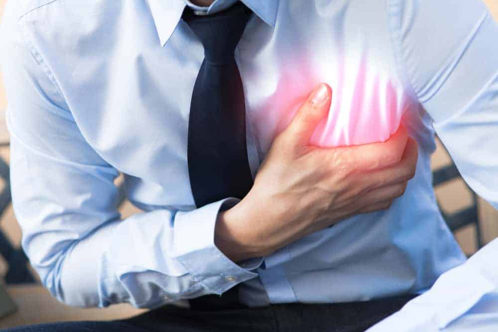 Heart Attack: जानिए हार्ट अटैक के कारण, लक्षण और उपाय