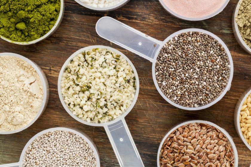 अलसी हो या तिल, इन बीजों न समझें कम, बचा सकते हैं आपको कई बीमारियों से