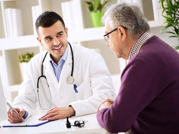 मेंटल प्रॉब्लम से पीड़ित व्यक्ति की सहायता कैसे करें?