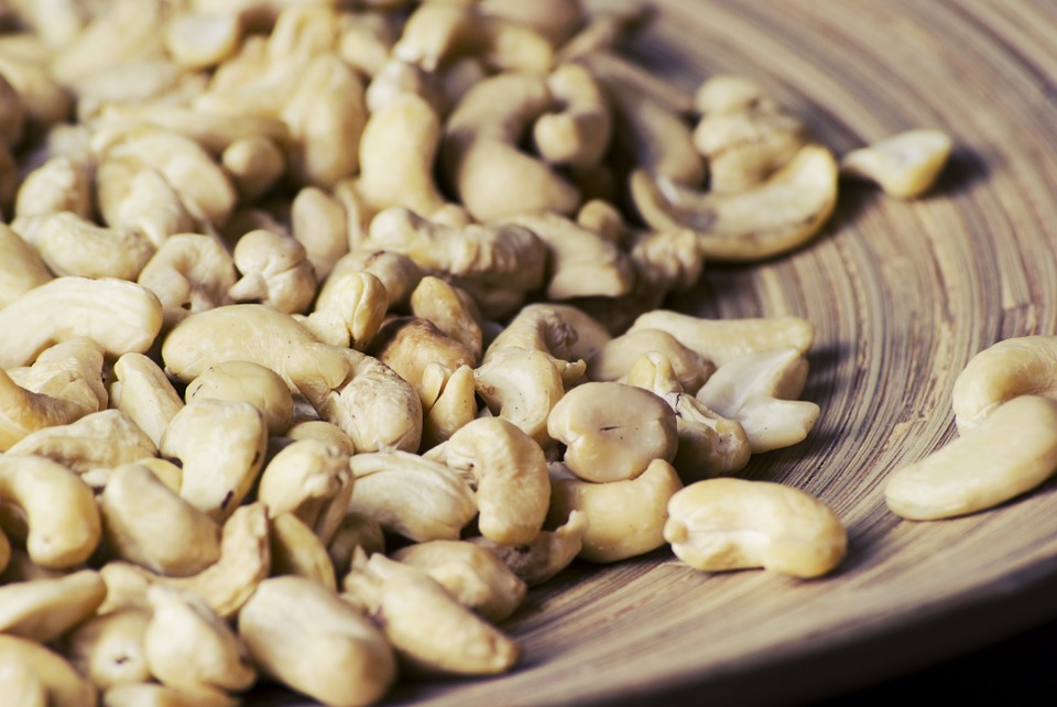 Cashew : काजू क्या है? जानिए इसके फायदे और साइड इफेक्ट्स
