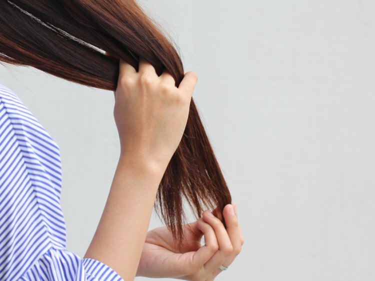 जानें हेल्दी बालों के घर पर कैसे करें हेयर स्पा?