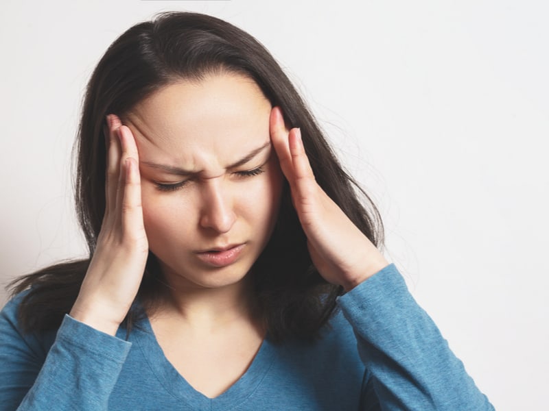 जानें, माइग्रेन के लिए योग कैसे है फायदेमंद?