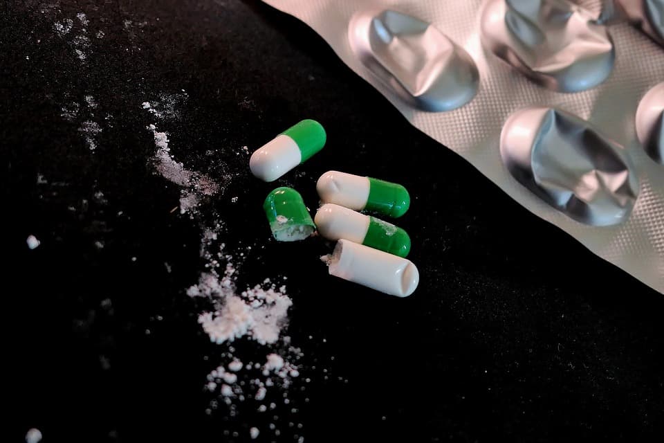 Okacet : ओकासेट क्या है? जानिए इसके उपयोग और साइड इफेक्ट्स