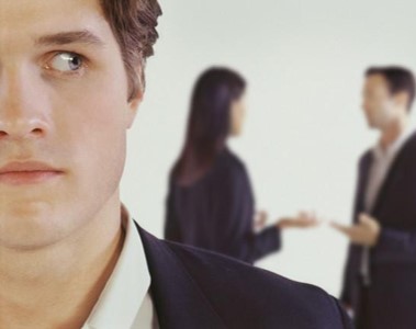 Paranoid Personality Disorder: क्या है पैरानॉयड पर्सनेल्टी डिसऑर्डर? जानें इसके कारण, लक्षण और उपचार