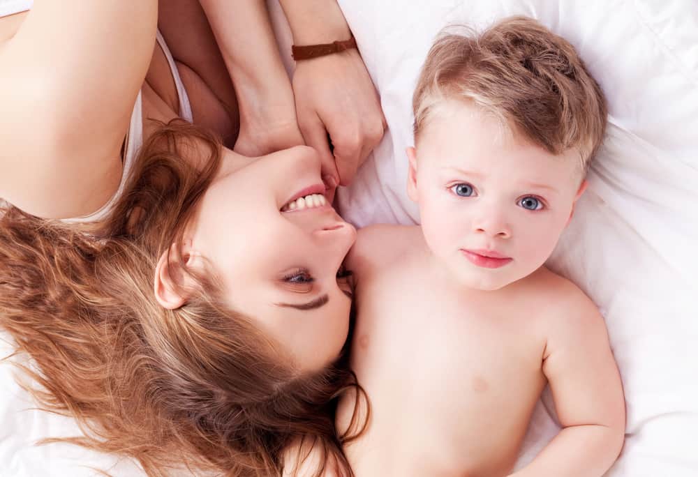 अपने 25 महीने के बच्चे की देखभाल के लिए आपको किन जानकारियों की आवश्यकता है?