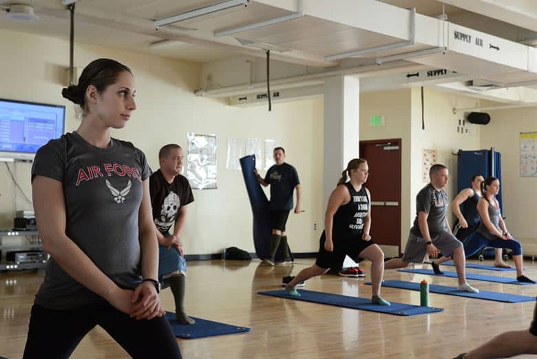 पैरों के लिए लंजेस (lunges) एक्सरसाइज है सबसे बेस्ट !