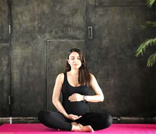 नॉर्मल डिलिवरी में मदद कर सकते हैं ये 4 आसान प्रेग्नेंसी योगा!