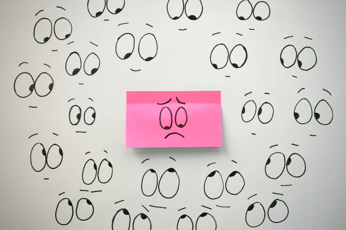 लोगों के सामने जाने से लगता है डर, तो हो सकता है सोशल एंग्जायटी डिसऑर्डर