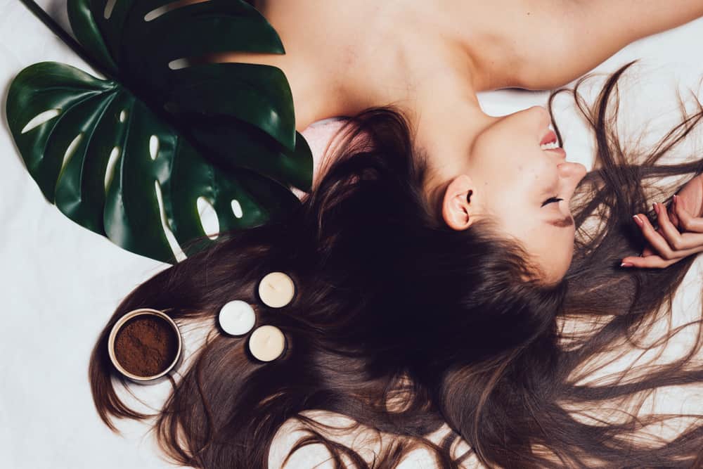 बालों के अनुसार कराएं हेयर स्पा, जानें ऑयली और ड्राई बालों के लिए कौन-सा स्पा है सही