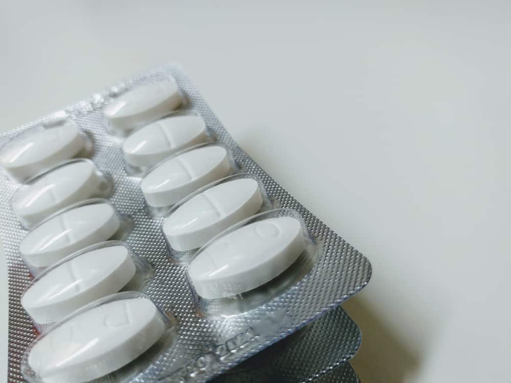 Amoxicillin and Clavulanate : अमोक्सिसिलिन और क्लैव्यूलनेट क्या है? जानिए इसके उपयोग, साइड इफेक्ट्स और सावधानियां