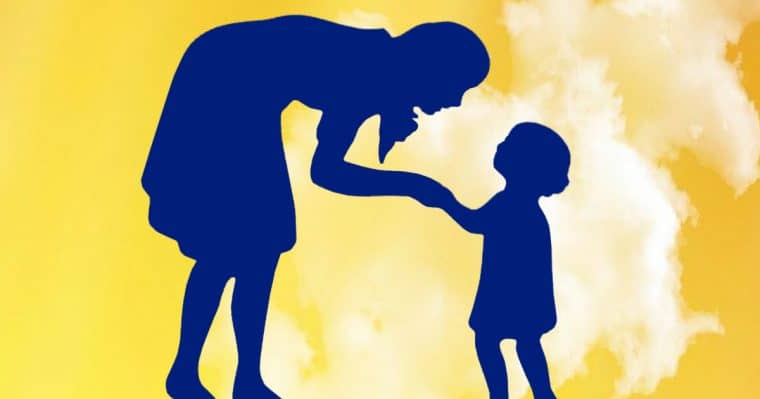 सिंगल पेरेंट्स बच्चे की परवरिश के दौरान रखें इन बातों का ध्यान