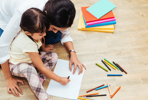 इन आसान तरीकों से करें बेबीसिटर (Baby sitter) का चुनाव