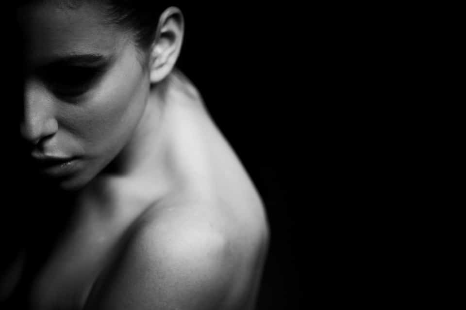 Frozen Shoulder: कंधे की अकड़न क्या है?