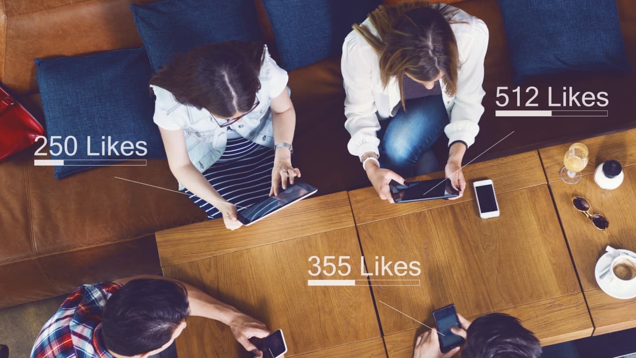 टीनेजर्स पर इस तरह पड़ता है सोशल मीडिया का प्रभाव, जानिए कैसे करें इसे दूर