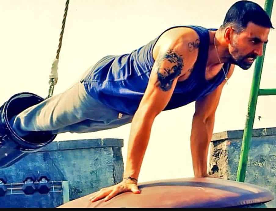 बिना जिम कैसे रहें फिट? जानें अक्षय कुमार एक्सरसाइज टिप्स