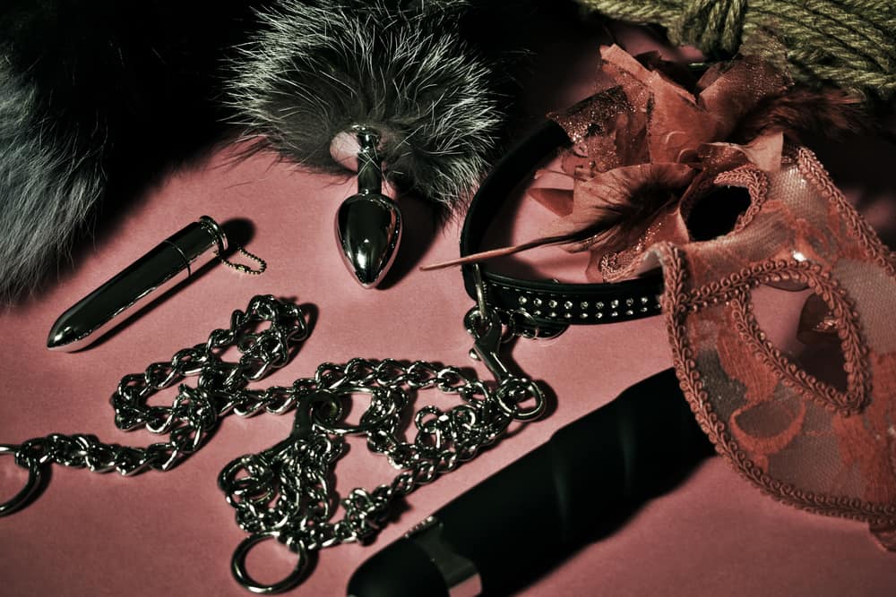 क्या वाकई में सेक्स टॉयज का इस्तेमाल रियल सेक्स जैसा प्लेजर देते हैं?