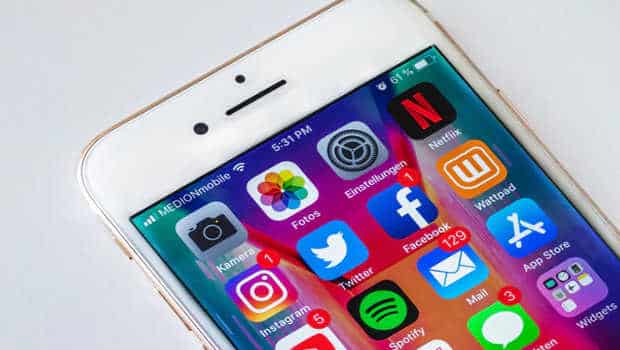 बच्चों के लिए 5 गाइडलाइन सोशल मीडिया फॉलो करने से पहले अपनाना है जरूरी