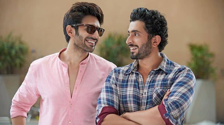 जानिए कैसे दो बेस्ट फ्रेंड के बीच हो जाती है भाइयों जैसी बॉन्डिंग