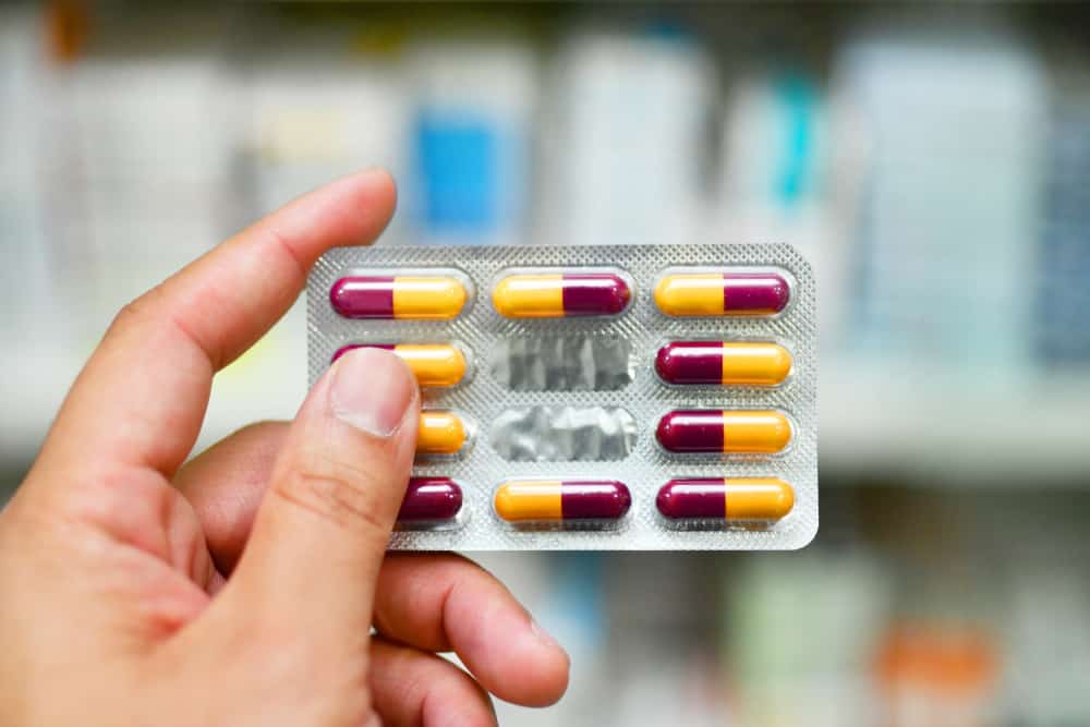 Rifaximin : रिफाक्सीमिन क्या है? जानिए इसका उपयोग, साइड इफेक्ट्स और सावधानियां