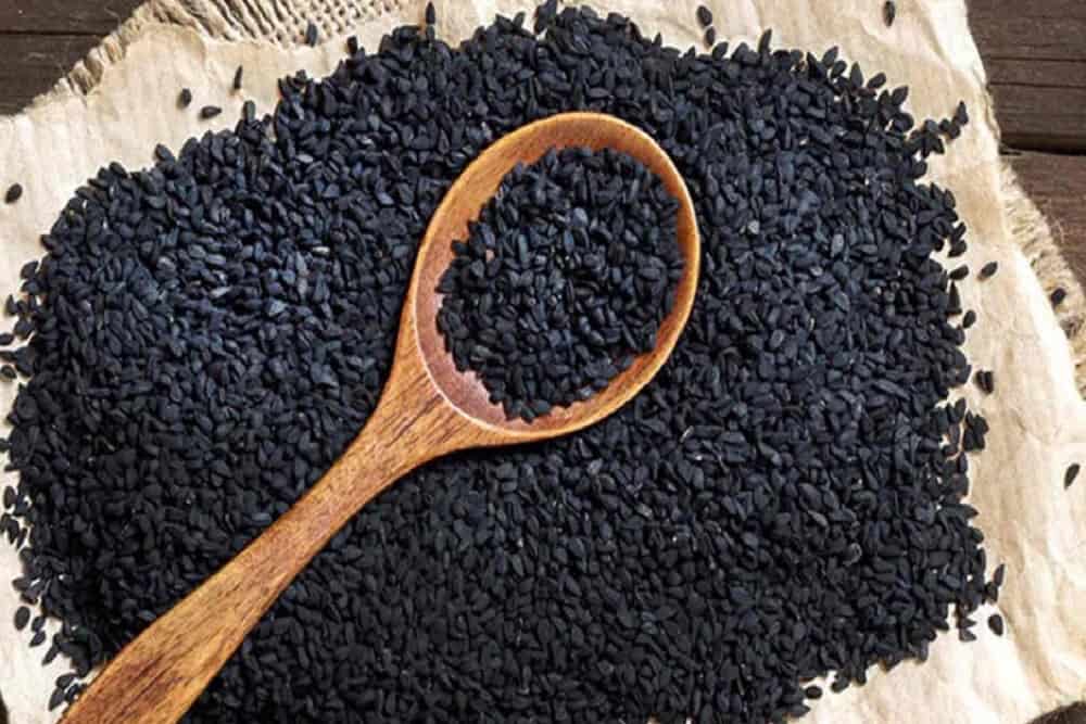 Black Seed: जानिए कलौंजी के फायदे एवं नुकसान