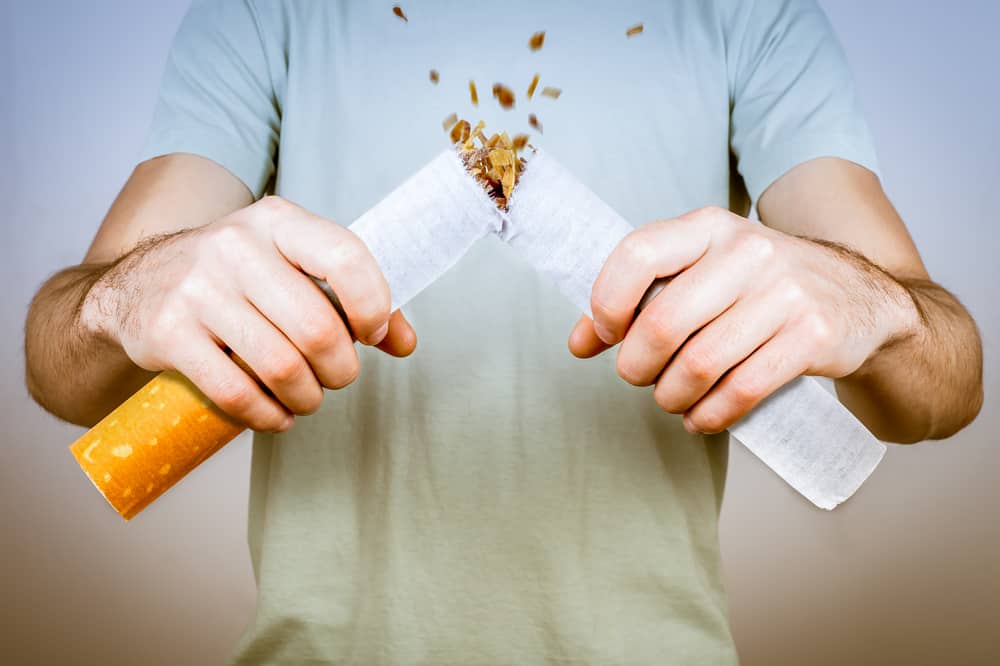 स्मोकिंग (Smoking) छोड़ने के बाद शरीर में होते हैं 9 चमत्कारी बदलाव