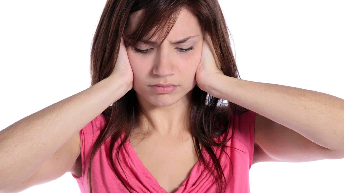 Tinnitus : जानिए कान बजने की बीमारी क्या है?
