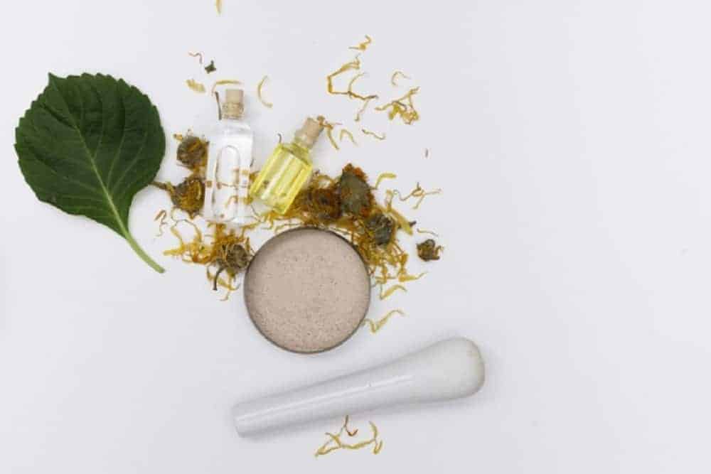 हेयर केयर के घरेलू नुस्खे: बालों की समस्या दूर करने के लिए अपनाएं ये 7 होम रेमेडीज