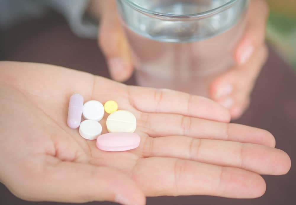 Aceclofenac+Paracetamol: एसिक्लोफेनेक+पैरासिटामोल क्या है? जानिए इसके उपयोग, साइड इफेक्ट्स और सावधानियां