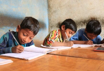 बच्चों का स्कूल जाना होगा आसान, पेरेंट्स फॉलो करें ये टिप्स