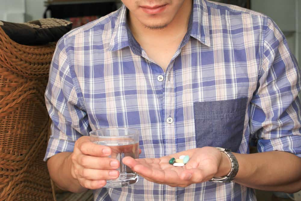 Levocetirizine + Montelukast : लेवोसेट्रिजिन + मोंटेलुकास्ट क्या है? जानिए इसके उपयोग, साइड इफेक्ट्स और सावधानियां