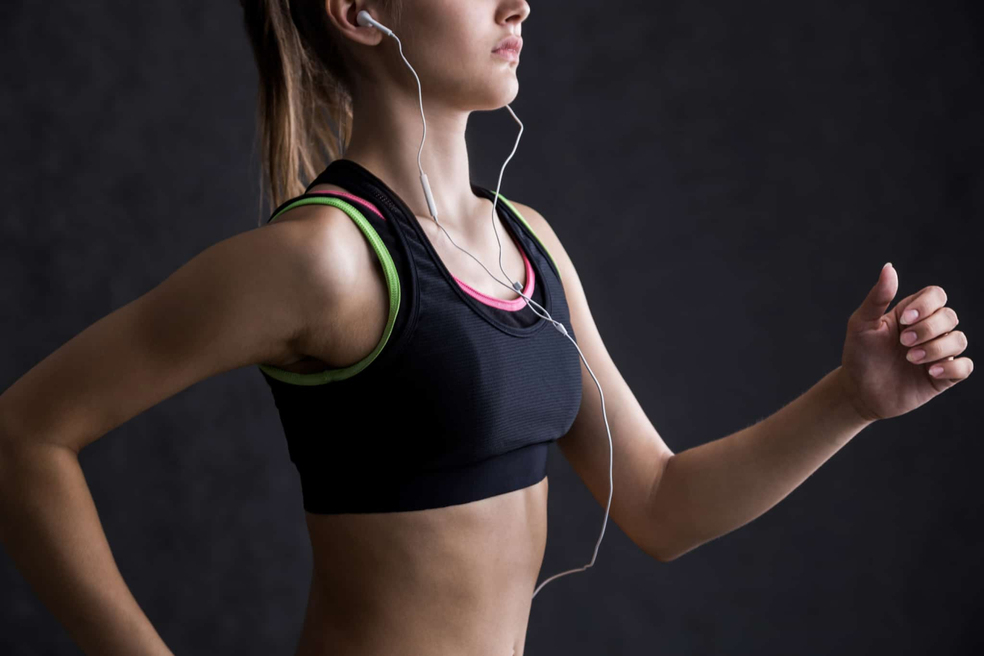 एक्सरसाइज करते समय स्पोर्ट्स ब्रा पहनने के फायदे