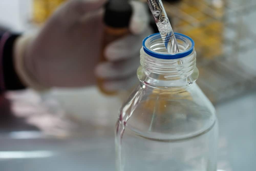 Liquid Paraffin: लिक्विड पेराफिन क्या है? जानिए इसके उपयोग, डोज और सावधानियां