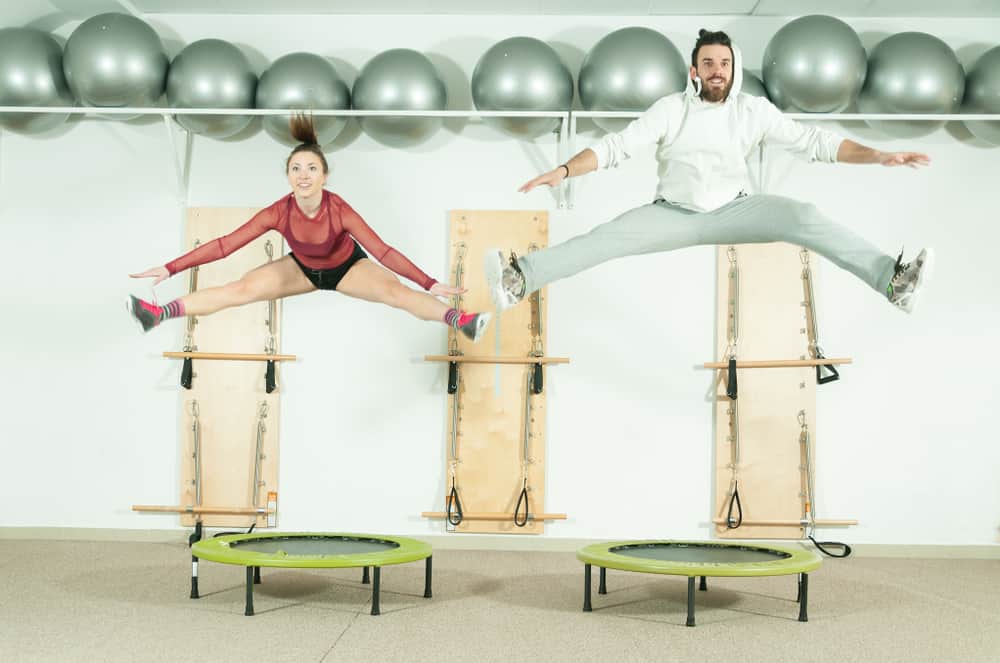 ट्रैम्पोलिन एक्सरसाइज क्या है, ये कैसे किया जाता है और इसके क्या फायदे हैं