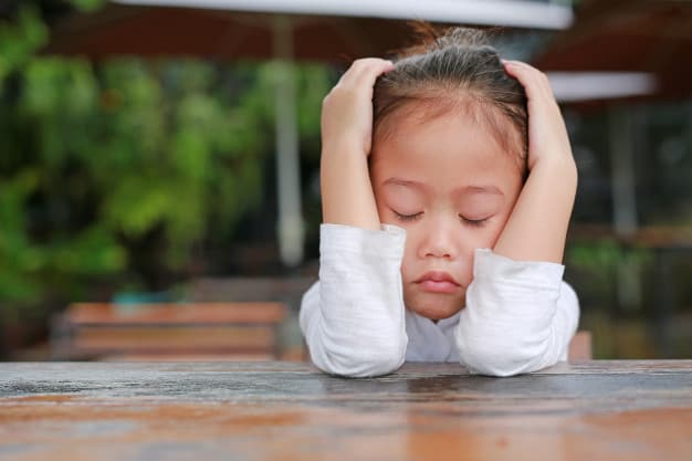 Child Tantrums: बच्चों के नखरे का कारण कैसे जानें और इसे कैसे हैंडल करें