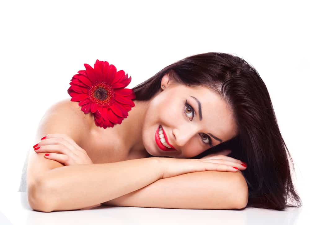 स्किन पॉलिशिंग के बारे में क्या नहीं जानते आप? इससे ऐसे त्वचा निखारें