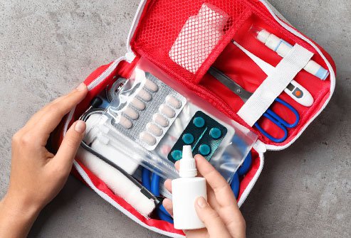 घर पर फर्स्ट ऐड बॉक्स कैसे बनाएं?