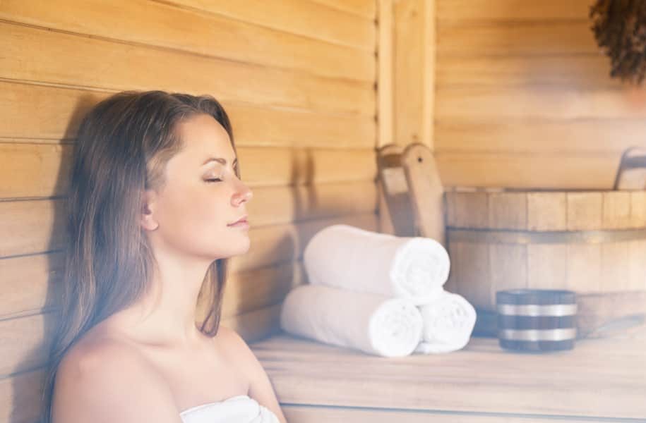 स्टीम बाथ के फायदे : त्वचा से लेकर दिल के लिए भी है ये फायदेमंद