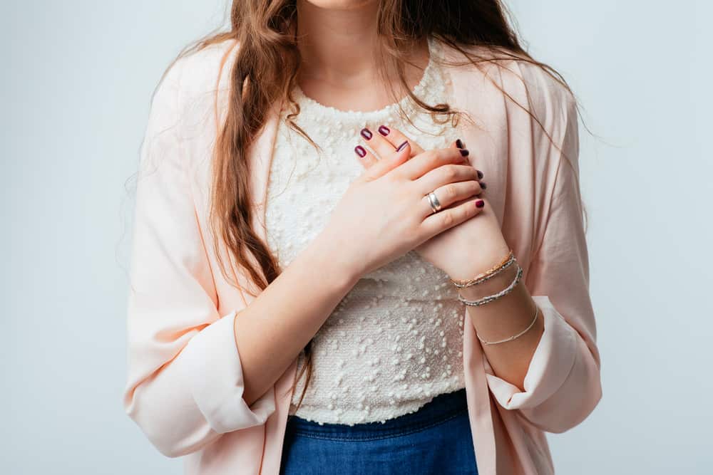 ब्रेस्ट पेन (Breast Pain) ने कर दिया है परेशान? ये चीजें दिलाएंगी आपको राहत