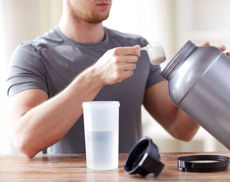 स्पोर्ट्स स्टार्स की तरह करनी है फिटनेस लेकिन महंगे प्रोटीन पाउडर नहीं ले सकते? तो ऐसे घर पर बनाएं