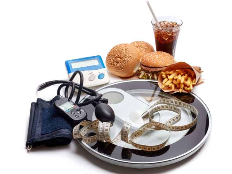 हाइपरटेंशन से बचाव के लिए हानिकारक फूड्स से दूर रहें