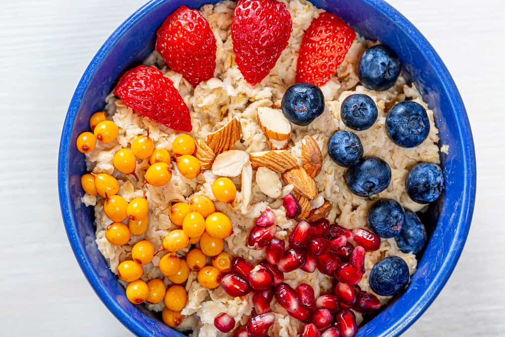 Fruit and nut oatmeal