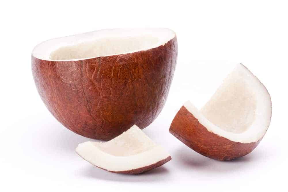 प्रेग्नेंसी में नारियल खाने के फायदे, जानें यहां