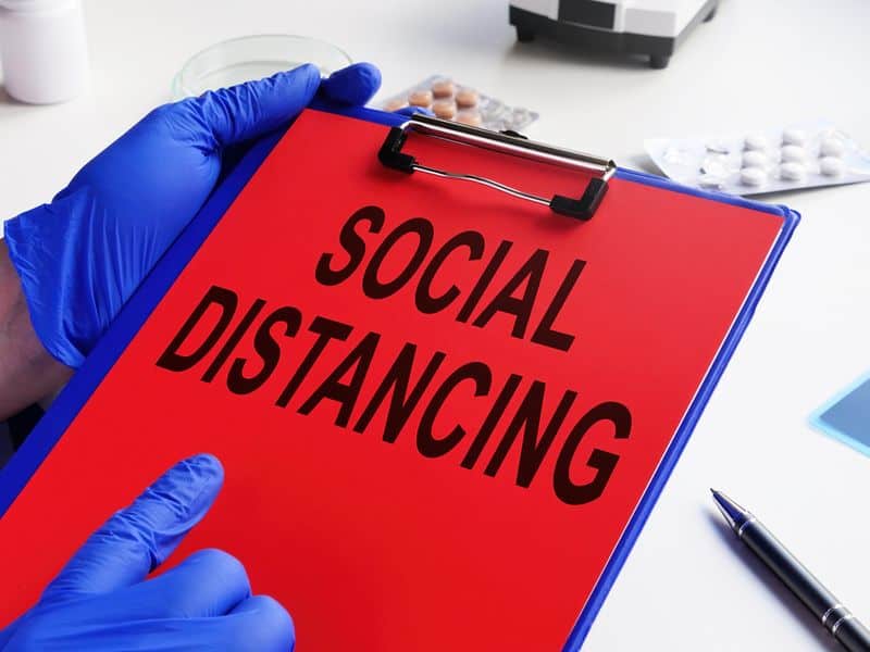 क्या आप सही तरीके से फॉलो कर रहे हैं सोशल डिस्टेंसिंग, यहां पता करें