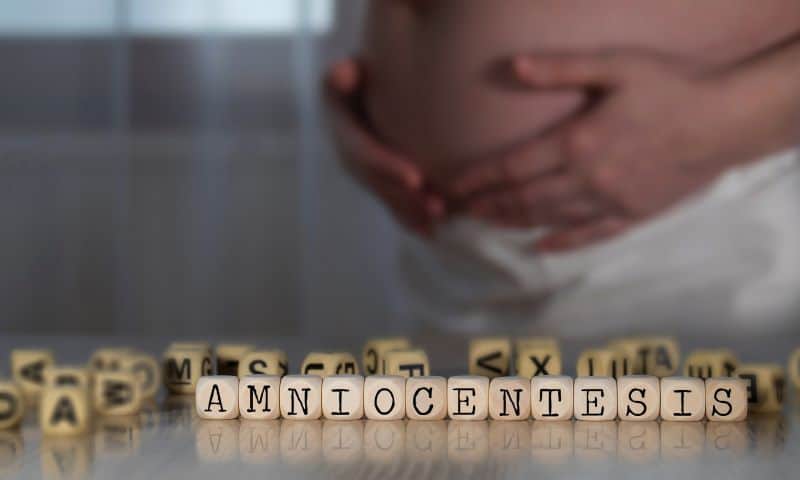 क्या प्रेग्नेंसी के दौरान एमनियोसेंटेसिस टेस्ट करवाना सेफ है?