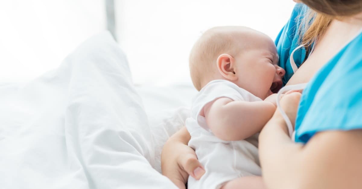 कई महीनों और हफ्तों तक सही से दूध पीने वाला बच्चा आखिर क्यों अचानक से करता है स्तनपान से इंकार
