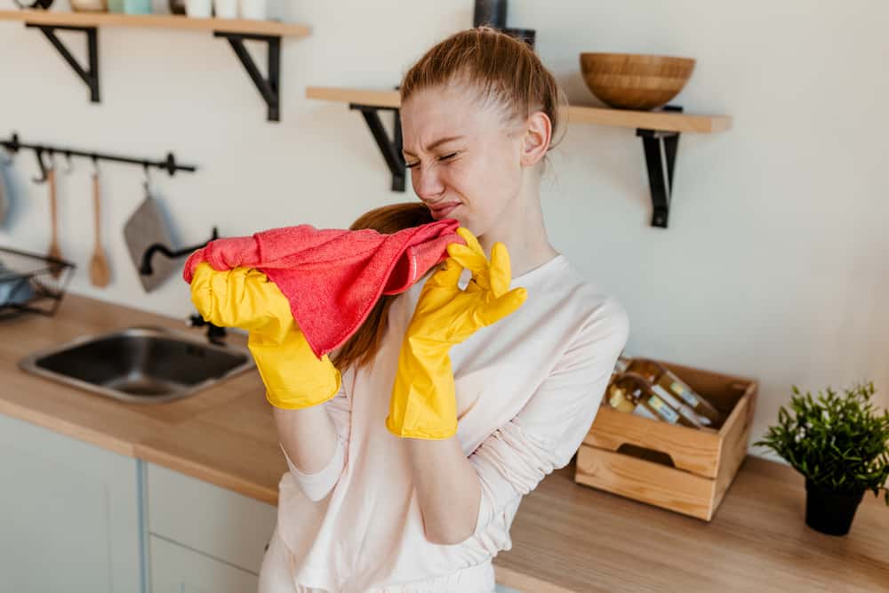 कहीं क्लीनर की महक आपको बीमार ना कर दें!