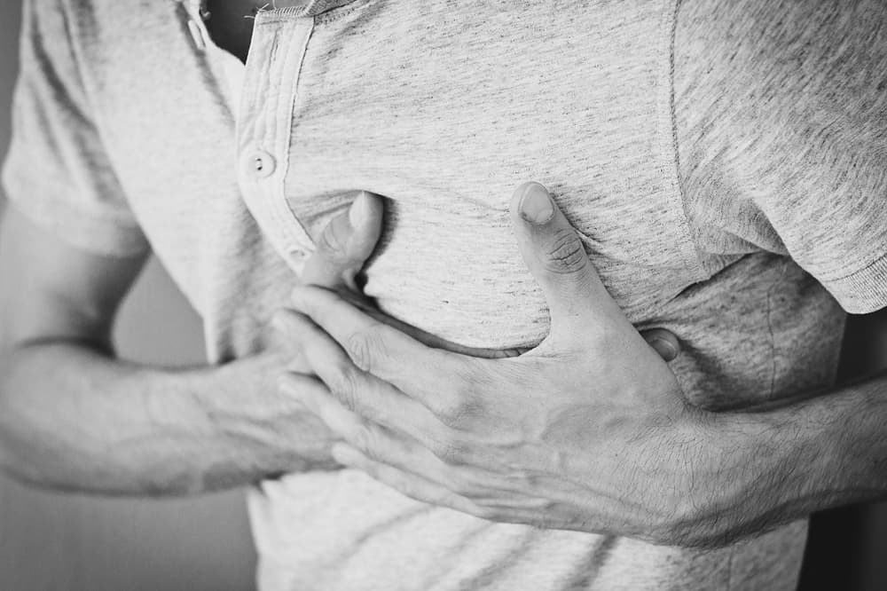 Symptoms of a Heart Attack in Men vs. Women