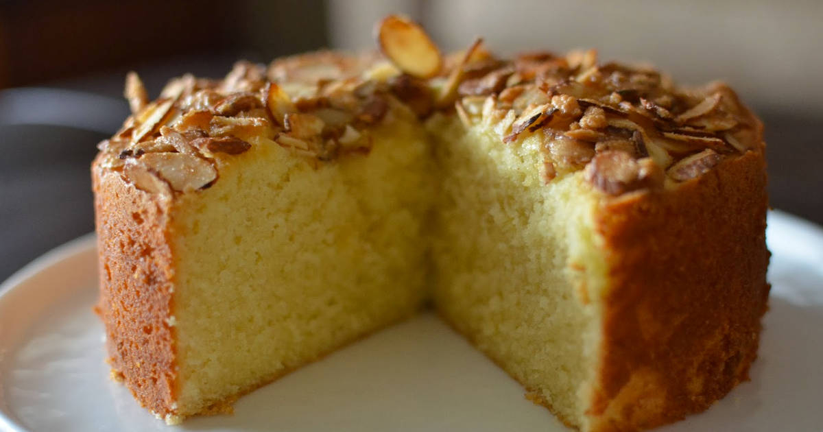 जानिए बिना ओवन हेल्दी सूजी का केक कैसे बनाते हैं